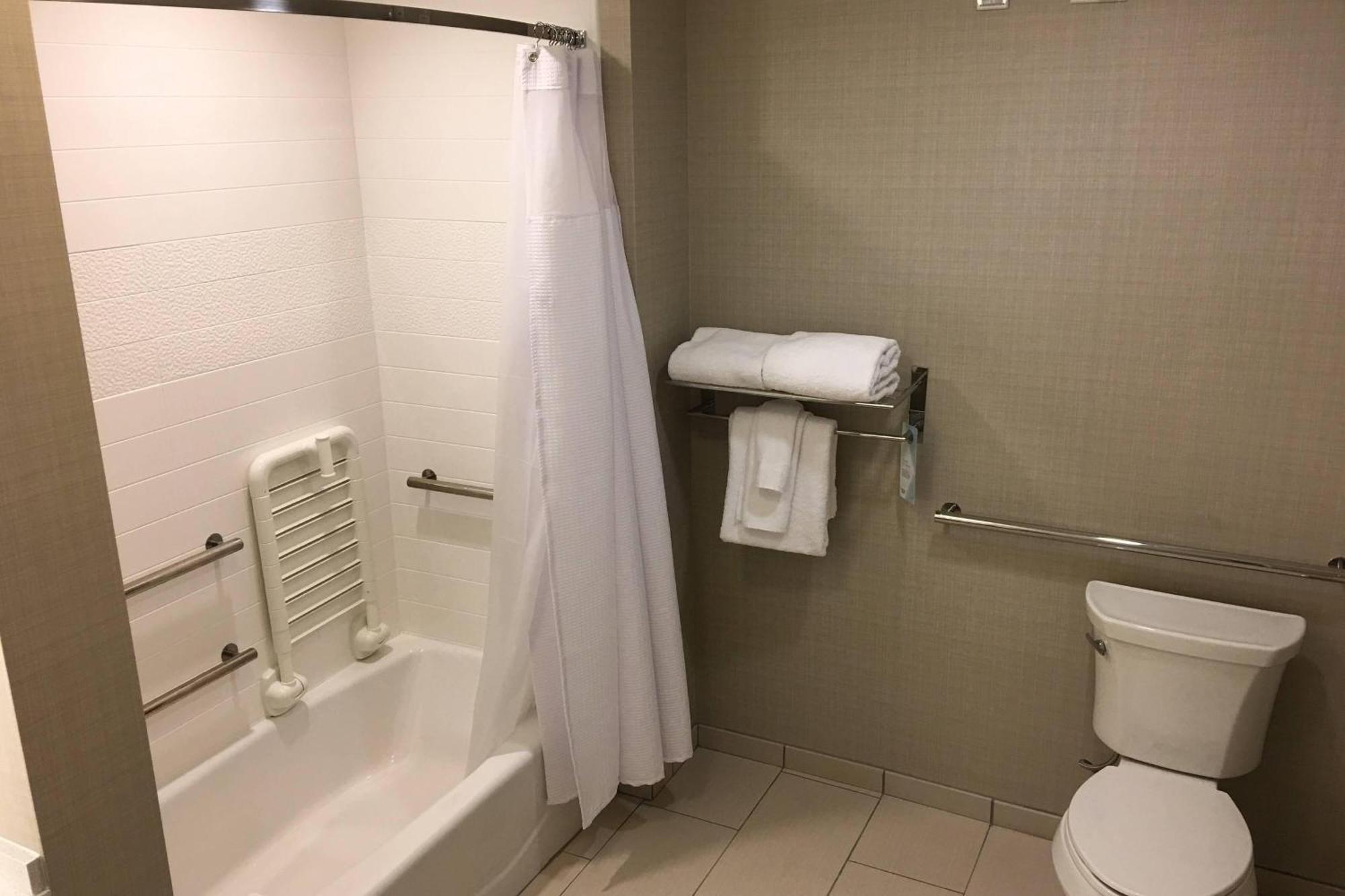 Fairfield Inn & Suites By Marriott Savannah Midtown Экстерьер фото
