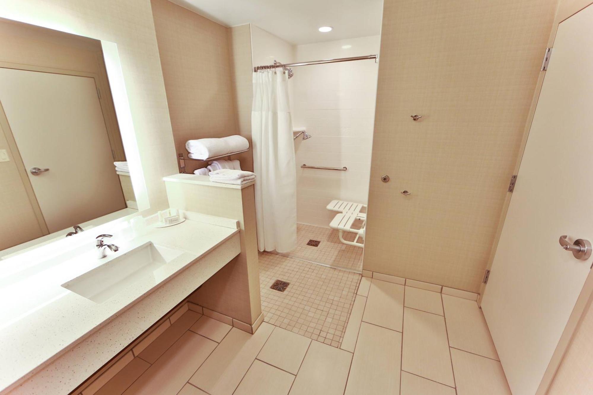 Fairfield Inn & Suites By Marriott Savannah Midtown Экстерьер фото