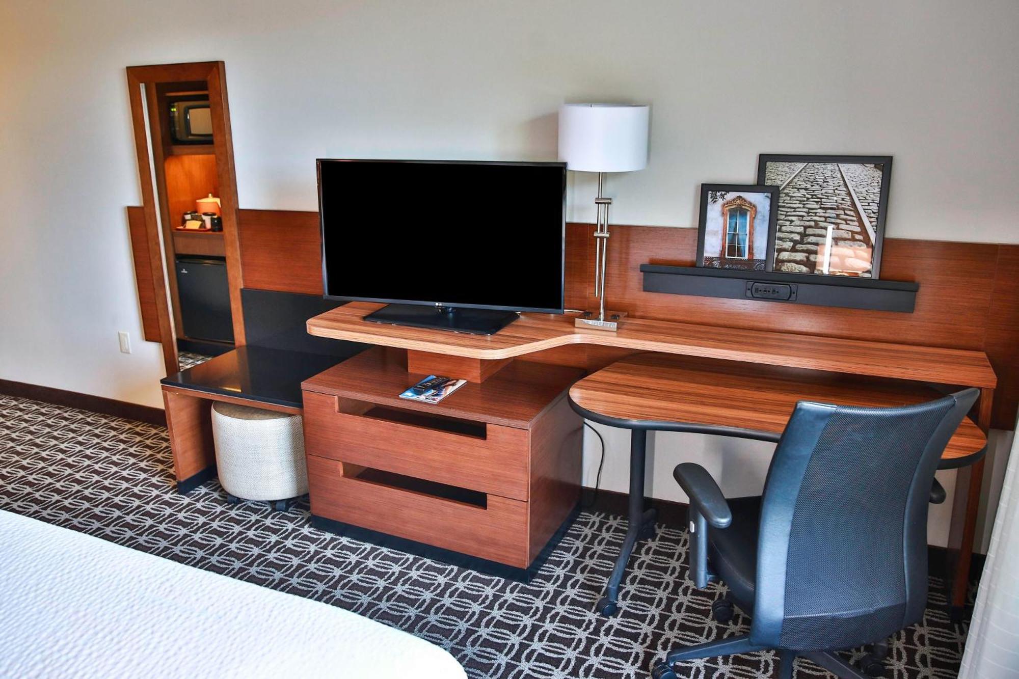 Fairfield Inn & Suites By Marriott Savannah Midtown Экстерьер фото